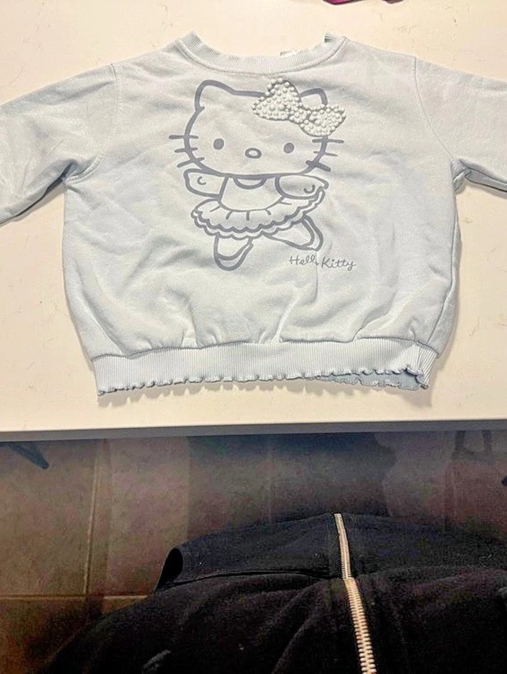 Sanrio Hello Kitty Kids Gray Graphic Sweatshirt 5t/6